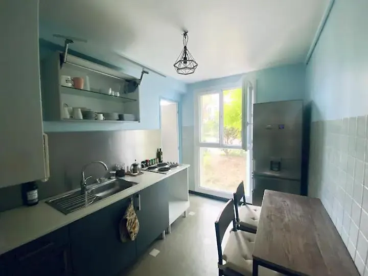 Chambre Avec Balcon Dans Une Appartement La Belle De Mai Μασσαλία