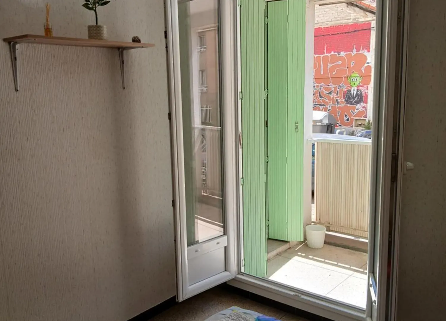 Chambre Avec Balcon Dans Une Appartement La Belle De Mai Μασσαλία 0*,  Γαλλία
