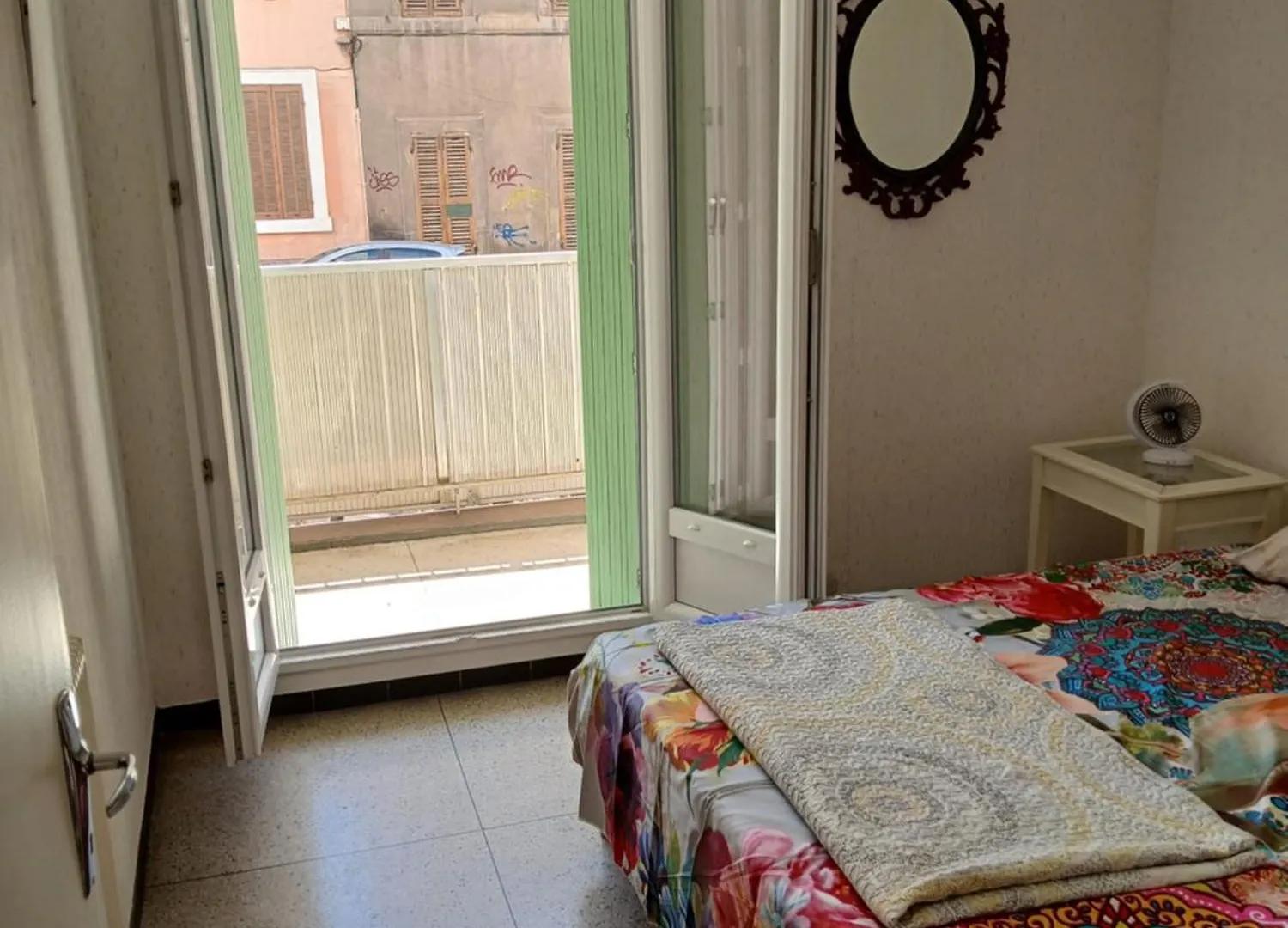 Chambre Avec Balcon Dans Une Appartement La Belle De Mai Marsiglia
